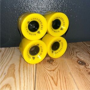 Longboard 60mm cruiser wheels